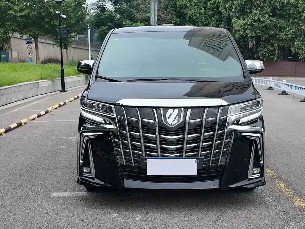 Toyota Alphard 2018 — фото 1