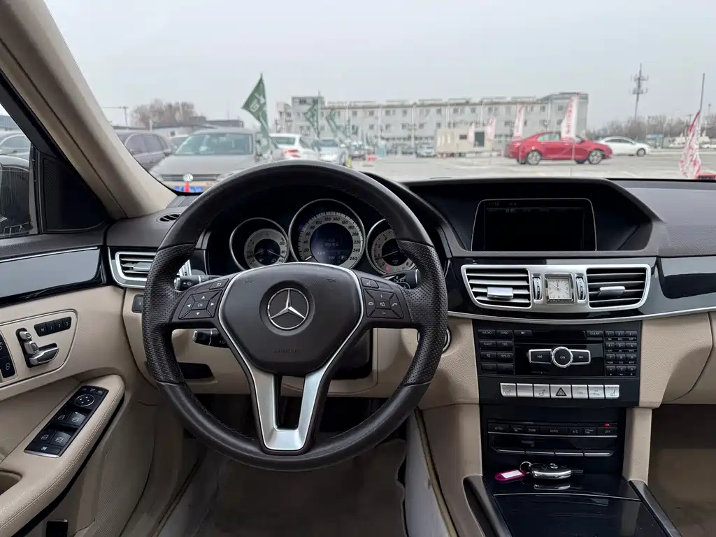 Mercedes-Benz E-Class 2015 — фото 14