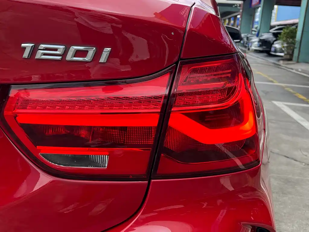 BMW 1 Series 2021 — фото 15