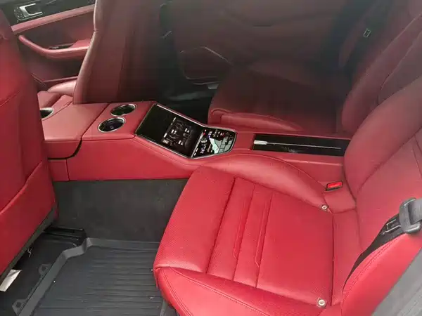 Porsche Panamera 2024