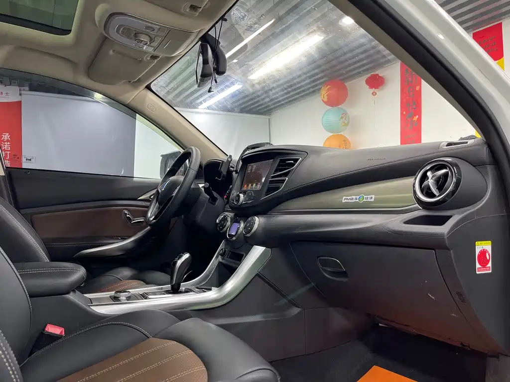 BYD Song New Energy 2017 — фото 21