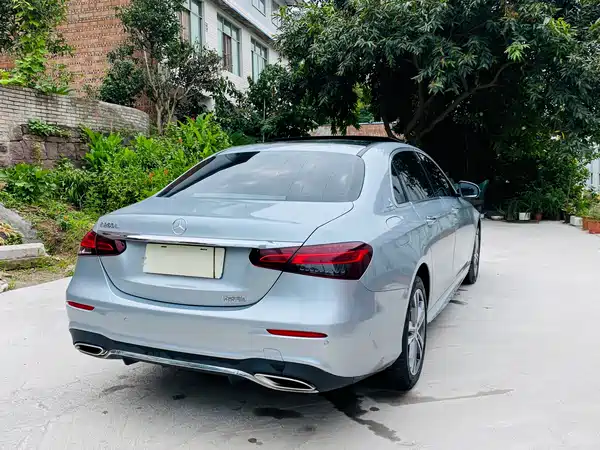 Mercedes-Benz E-Class 2022