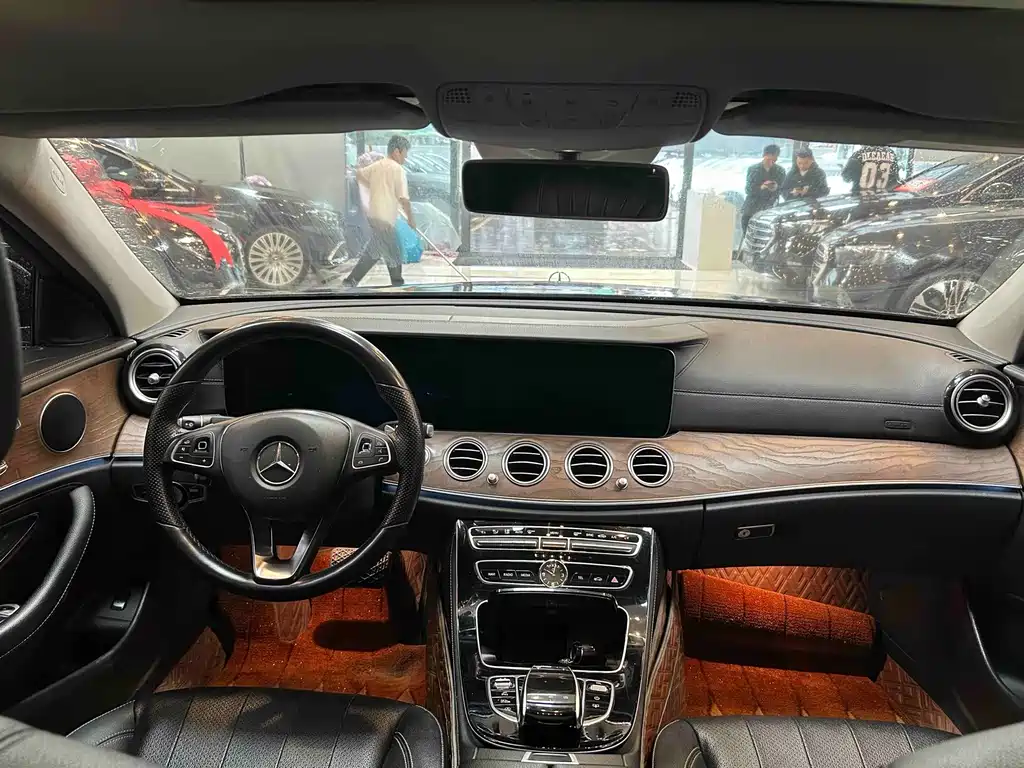 Mercedes-Benz E-Class 2016 — фото 14