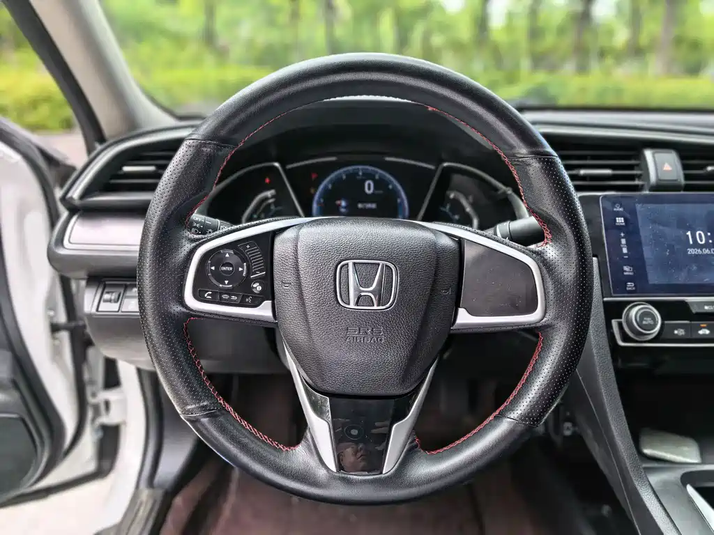 Honda Civic 2018 — фото 9
