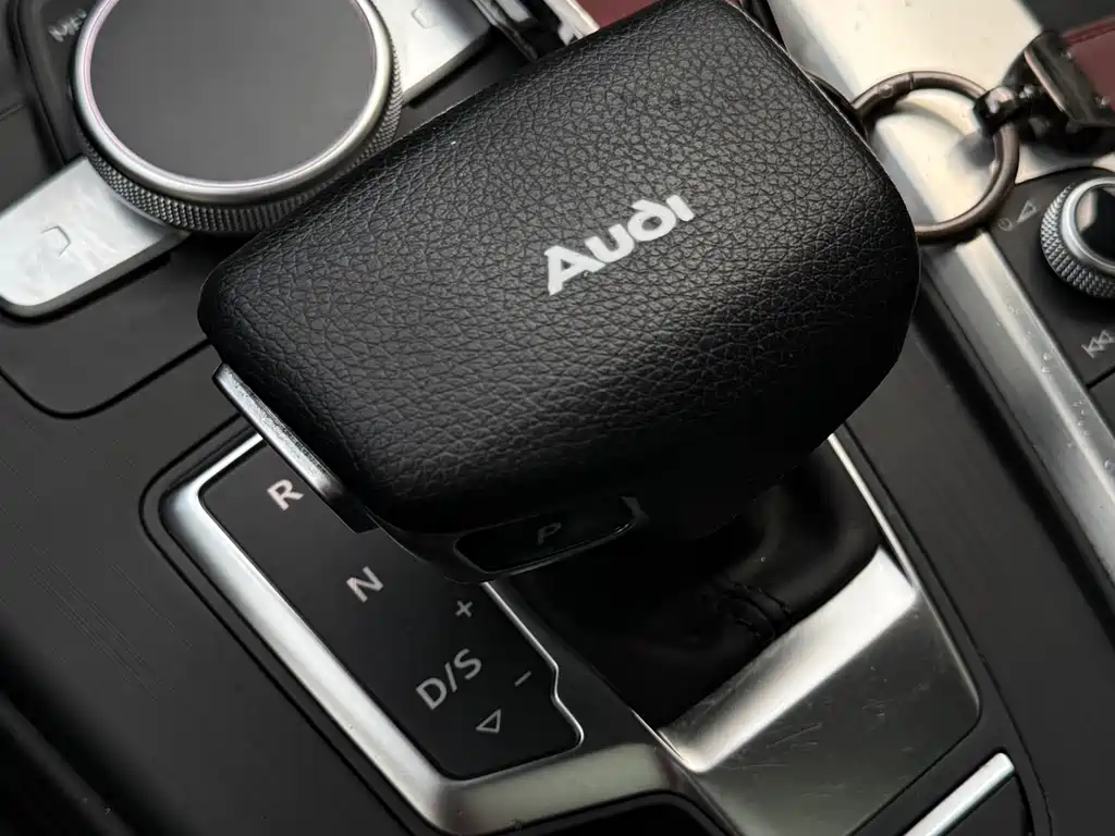 Audi A4L 2018 — фото 11