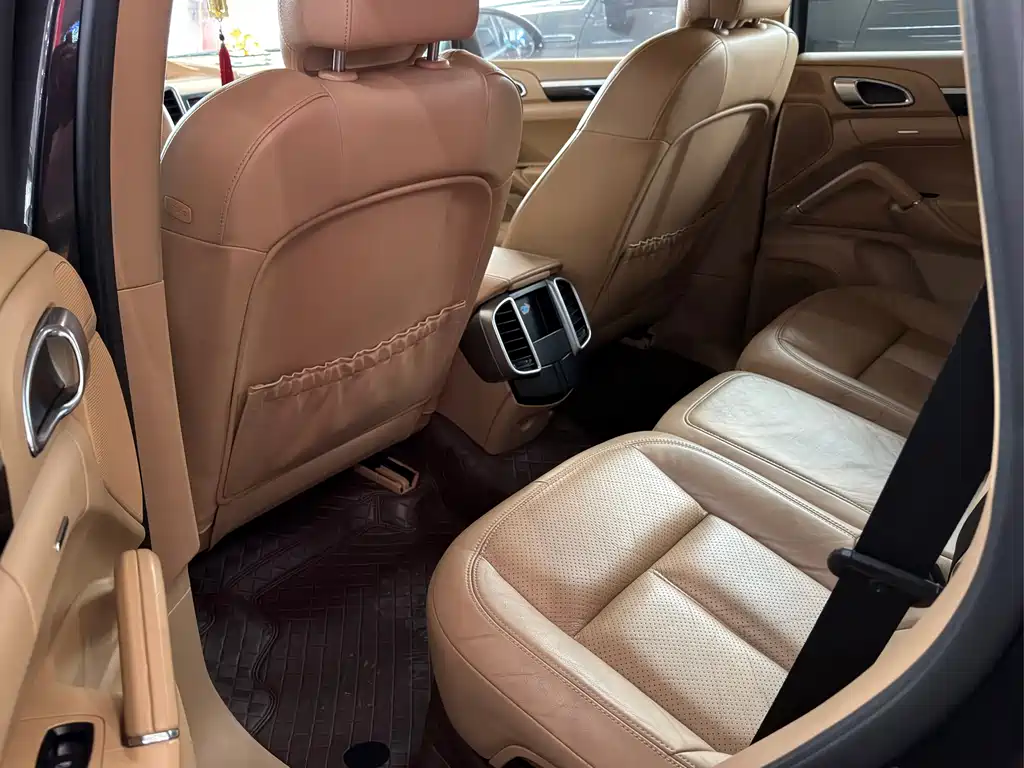 Porsche Cayenne 2016 — фото 13