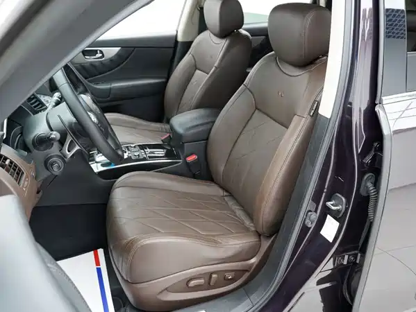 Infiniti QX70 2015