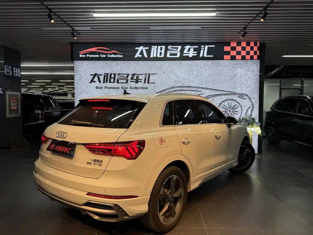 Audi Q3 2023 — фото 15