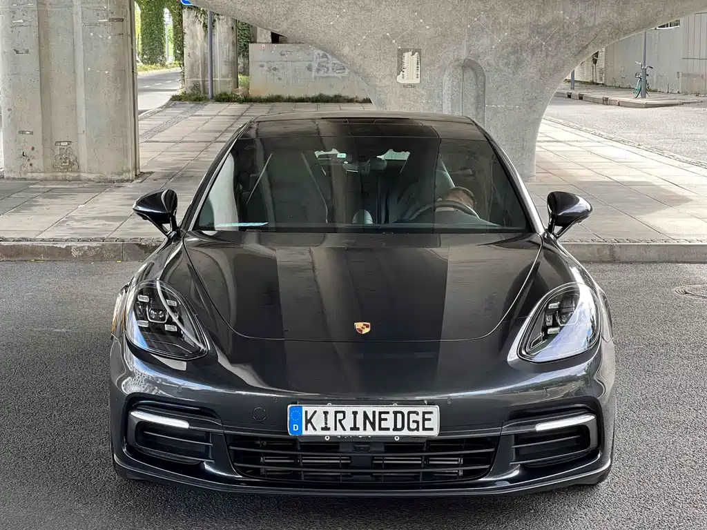 Porsche Panamera 2018 — фото 6