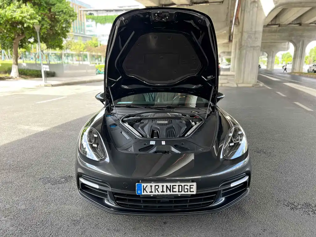 Porsche Panamera 2018 — фото 32