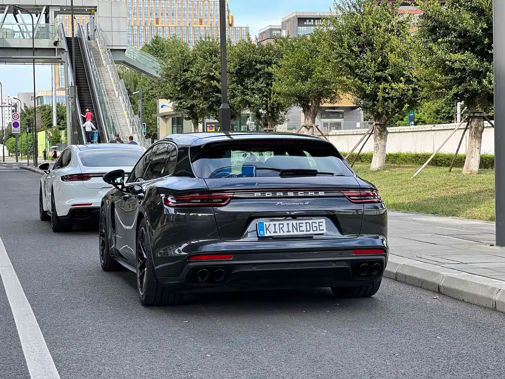 Porsche Panamera 2018 — фото 36