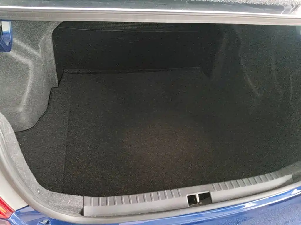 Toyota Yaris L 2018 — фото 15