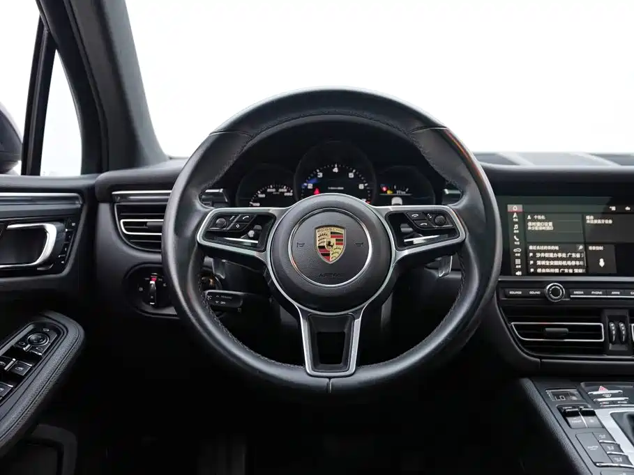 Porsche Macan 2021 — фото 13