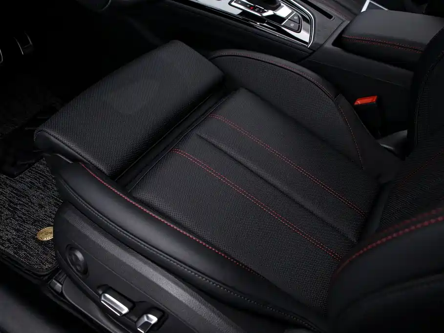 Audi A4L 2025 — фото 13