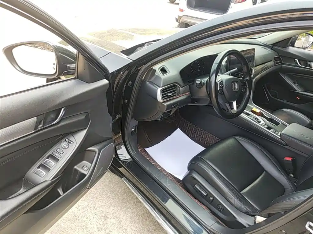 Honda Accord 2020 — фото 16