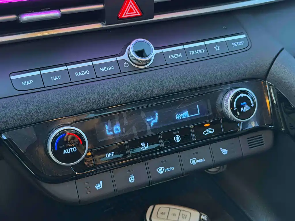 Hyundai Elantra 2024 — фото 17