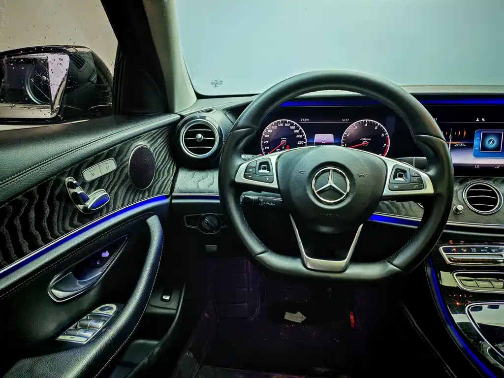 Mercedes-Benz E-Class 2017 — фото 9