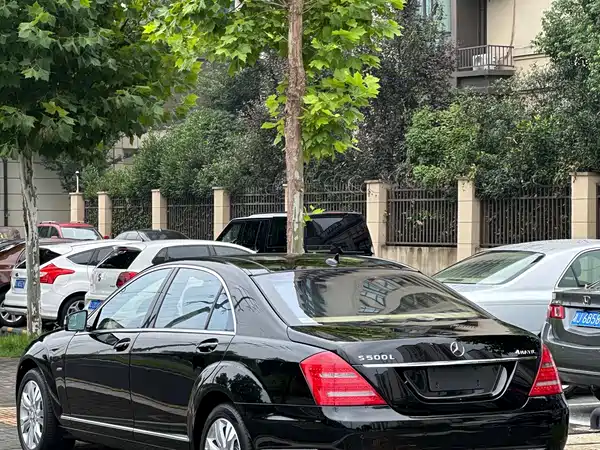 Mercedes-Benz S-Class 2012