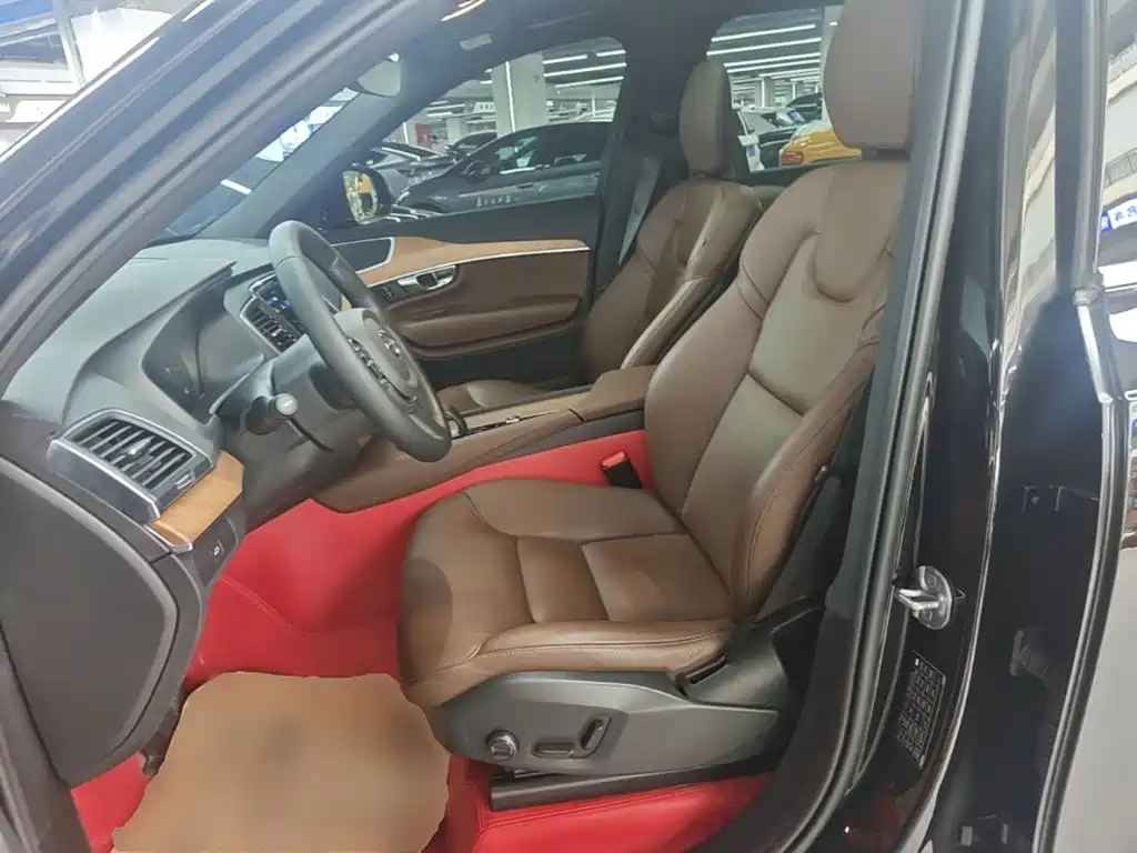Volvo XC90 2023 — фото 15
