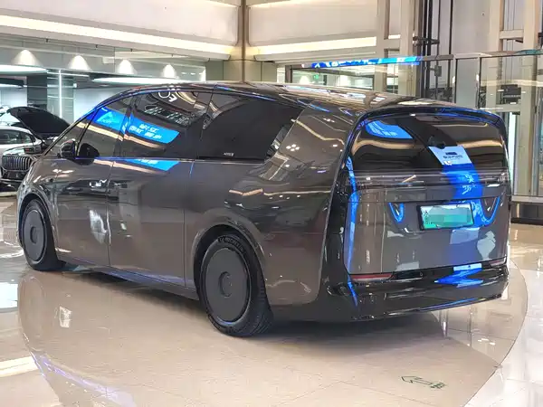 Li Auto MEGA 2025