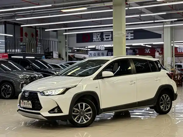 Toyota Yaris L 2021