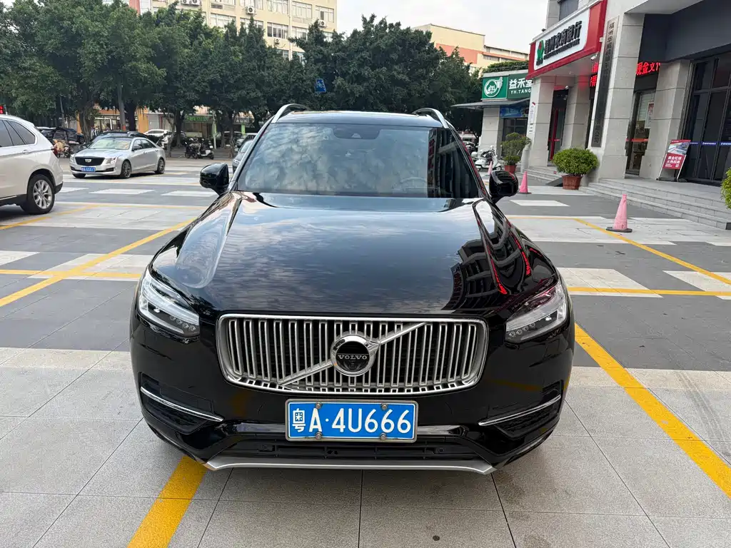 Volvo XC90 2018 — фото 2