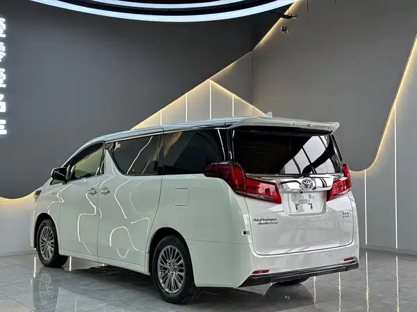 Toyota Alphard 2021