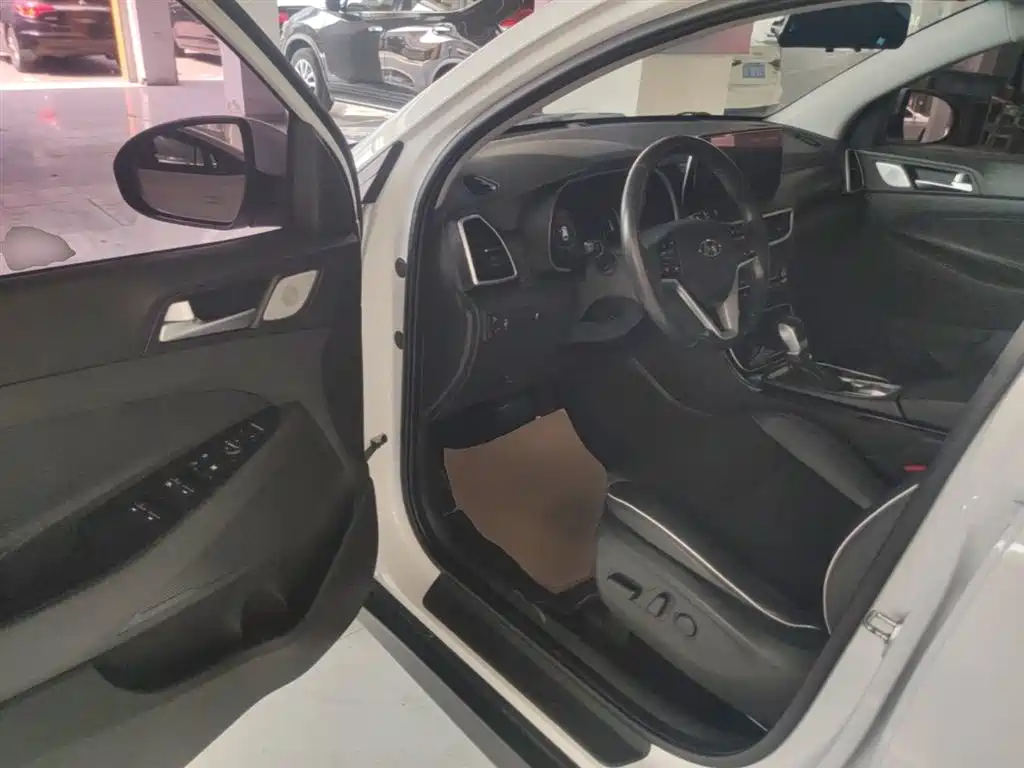 Hyundai Tucson 2020 — фото 16