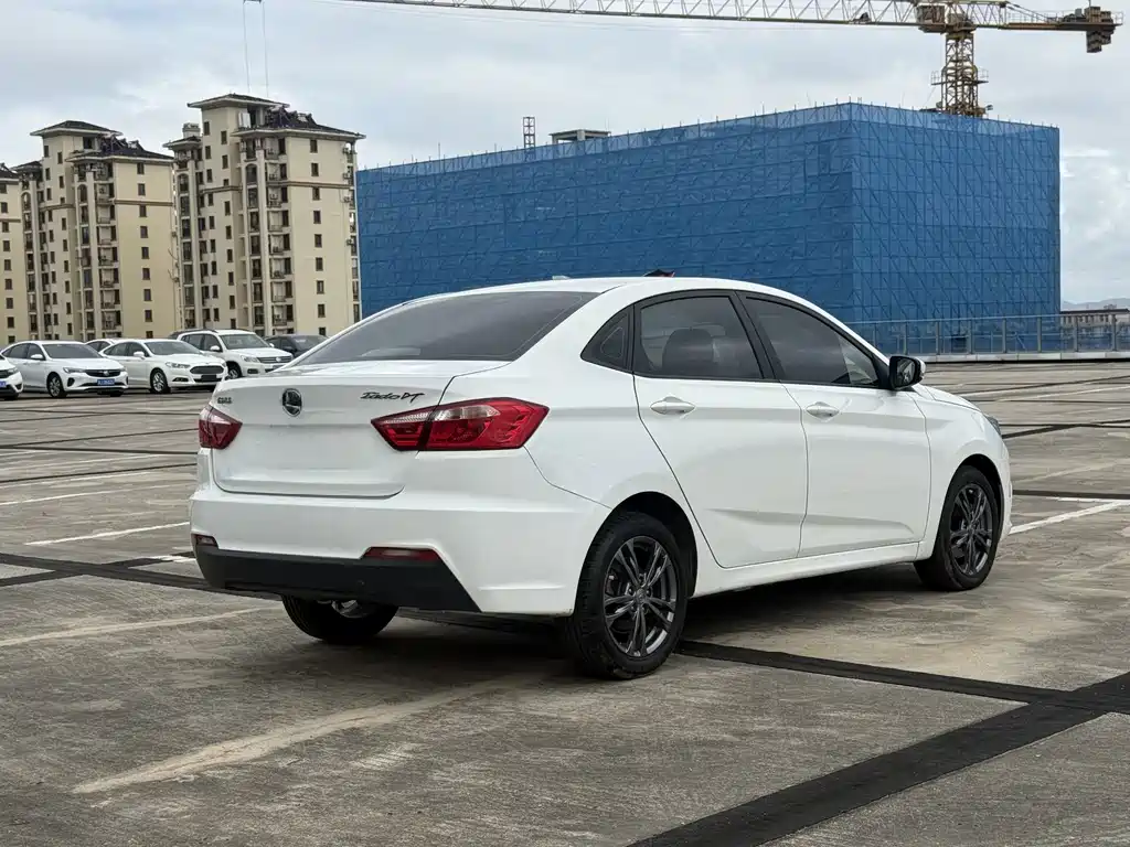 Changan Eado DT 2022 — фото 3