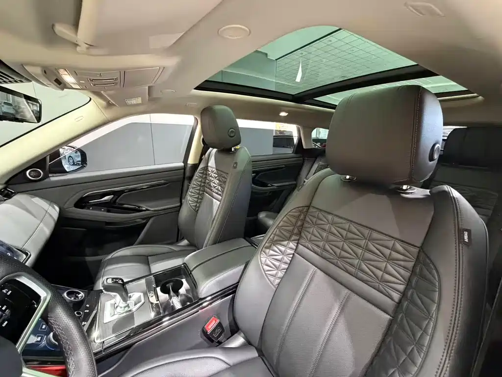 Land Rover Range Rover Evoque 2024 — фото 10