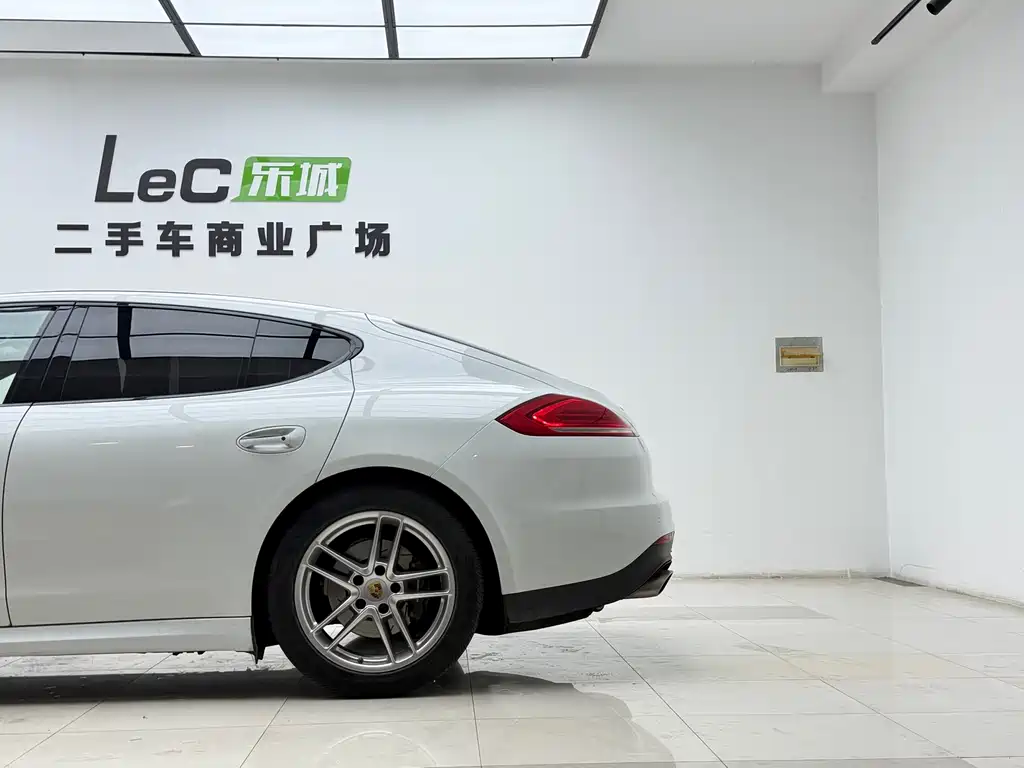 Porsche Panamera 2016 — фото 15