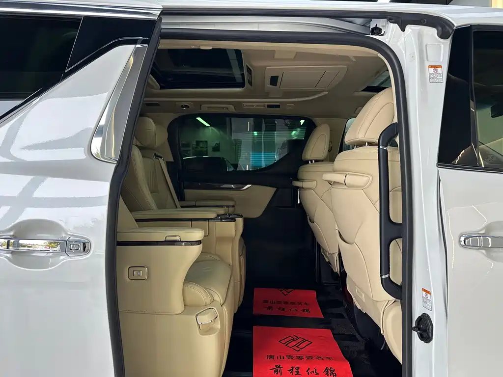 Toyota Alphard 2022 — фото 23