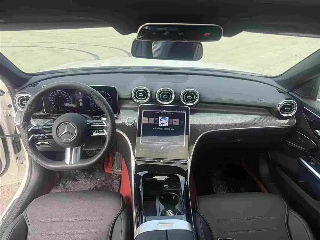 Mercedes-Benz C-Class 2024 — фото 5