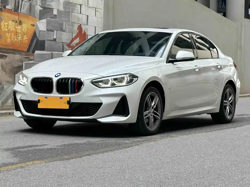 BMW 1 Series 2020 — фото 1