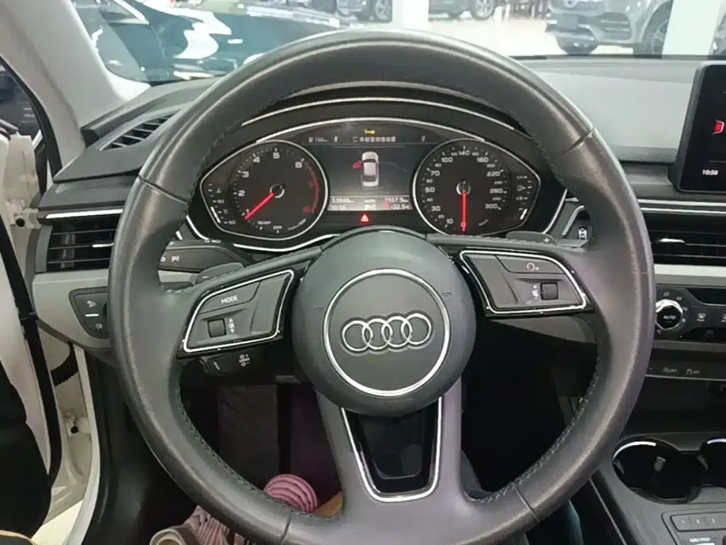 Audi A4L 2020 — фото 11