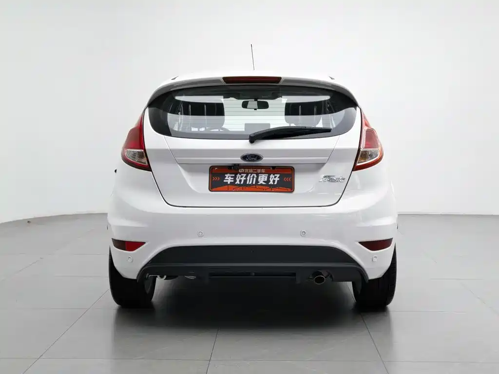 Ford Fiesta 2015 — фото 4
