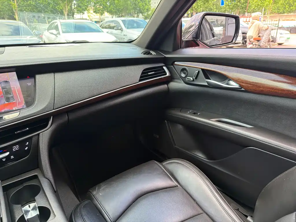 Cadillac CT6 2020 — фото 10