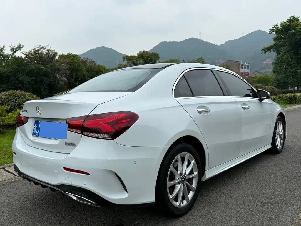 Mercedes-Benz A-Class 2021 — фото 11
