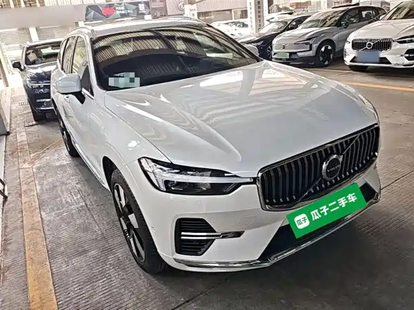 Volvo XC60 Plug-In Hybrid 2024