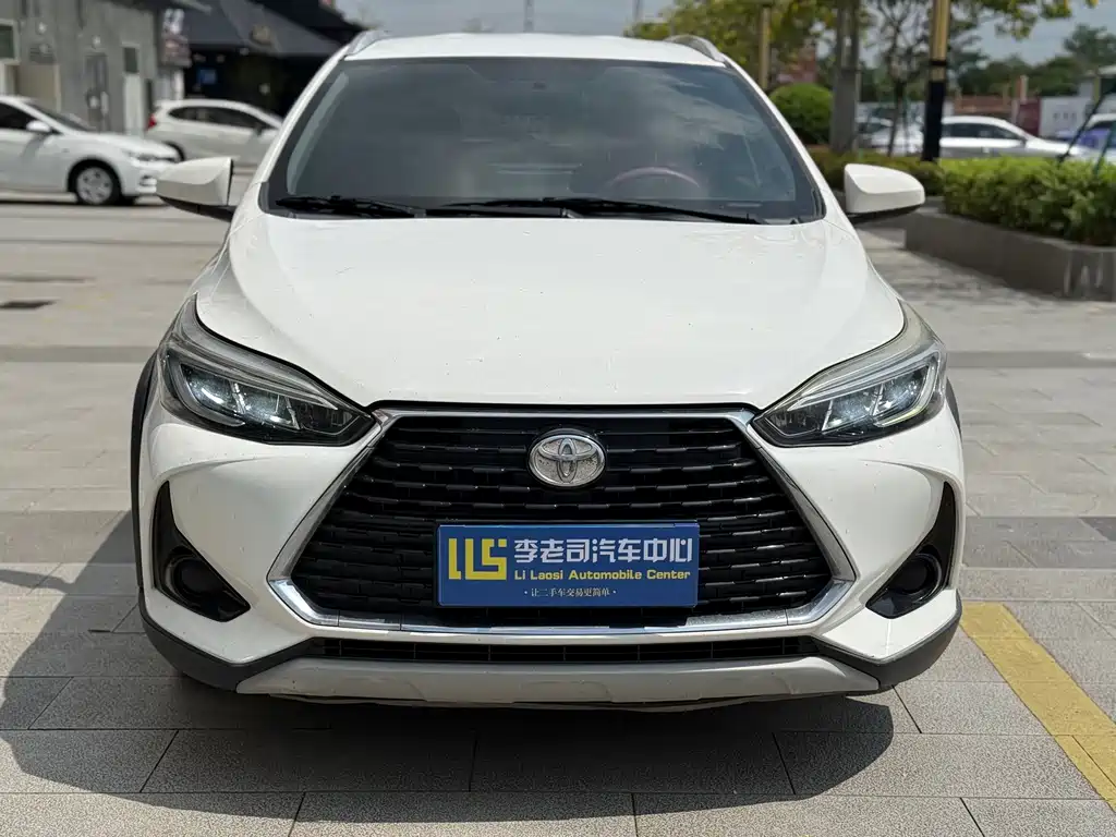 Toyota Yaris L 2021