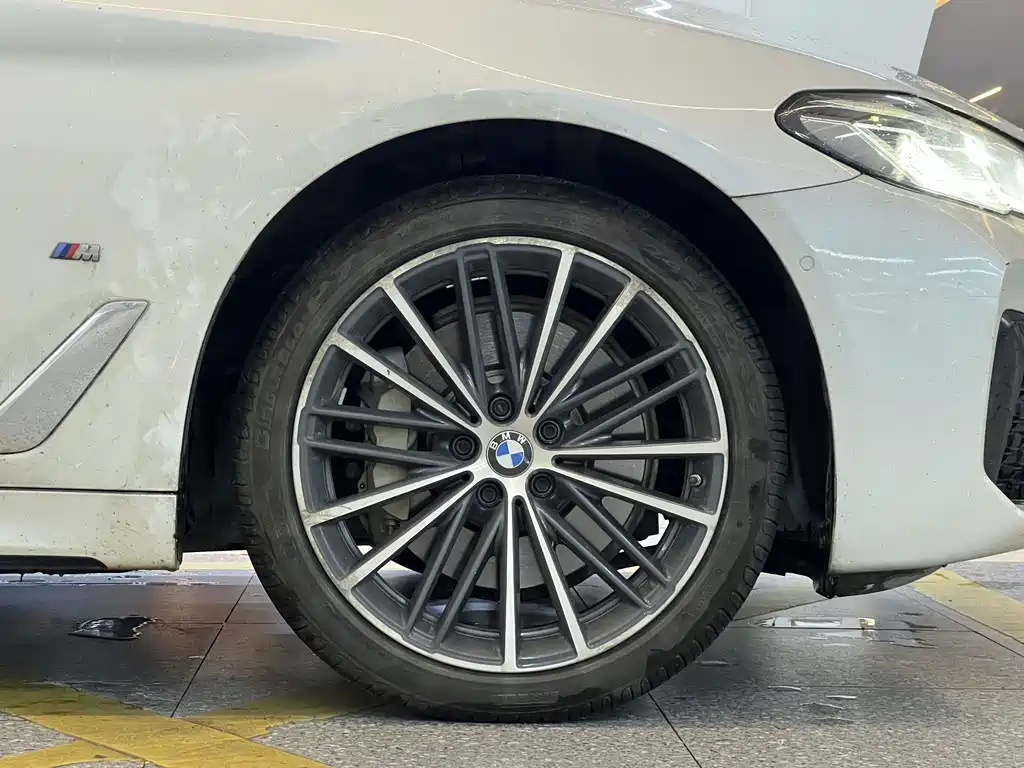 BMW 5 Series 2023 — фото 18