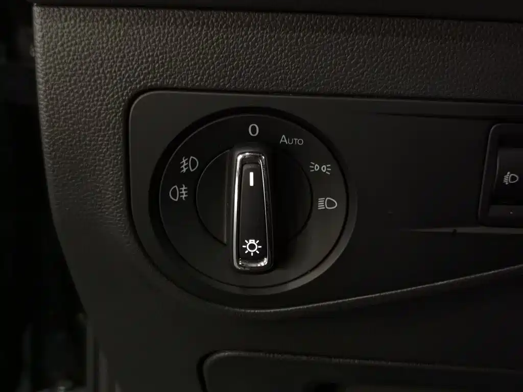 Volkswagen Tiguan L 2021 — фото 21