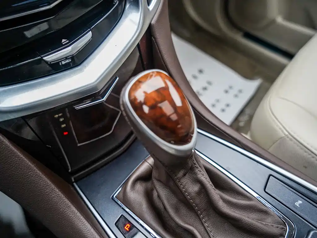 Cadillac SRX 2015 — фото 16