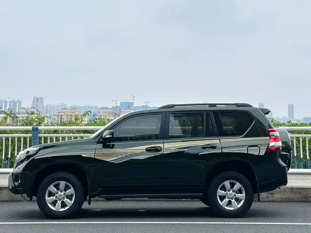 Toyota Prado 2017 — фото 7