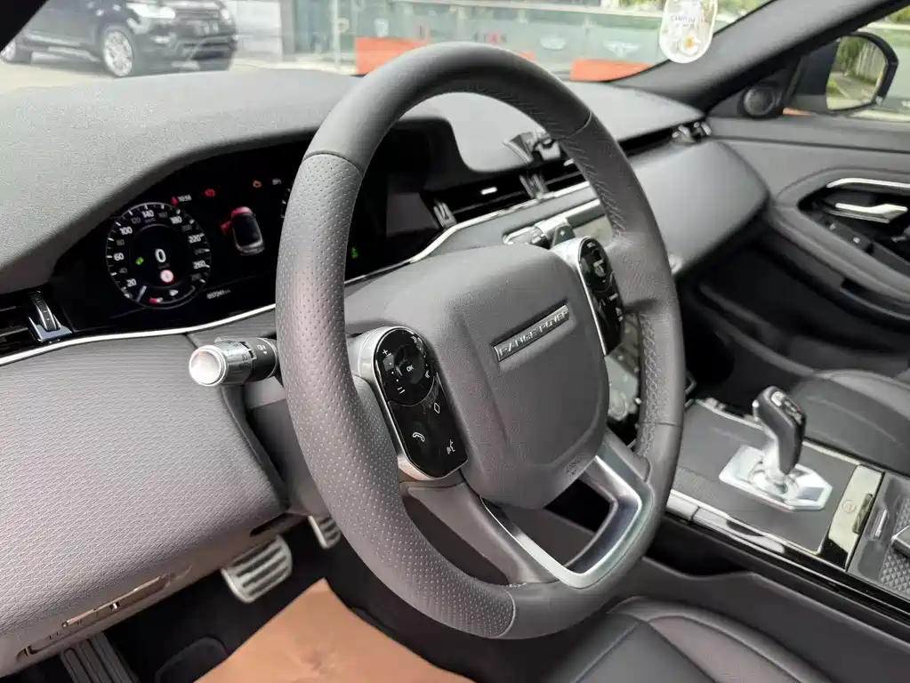 Land Rover Evoque 2021 — фото 21