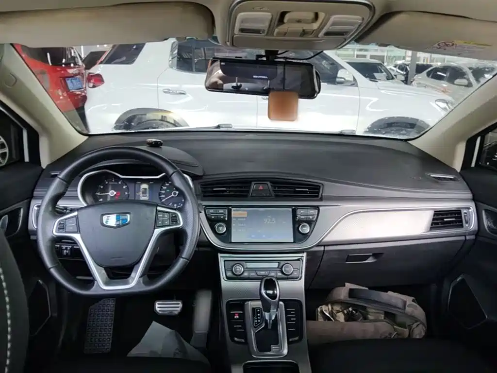 Geely Emgrand GS 2017 — фото 10