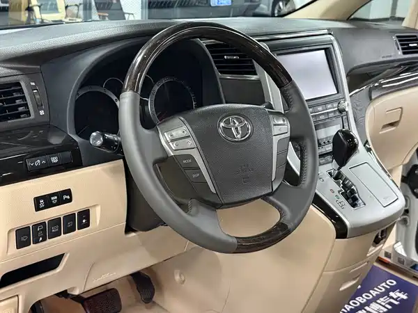Toyota Alphard 2012