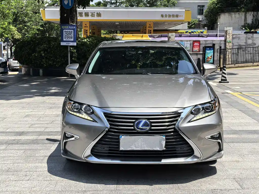 Lexus ES 2017 — фото 2