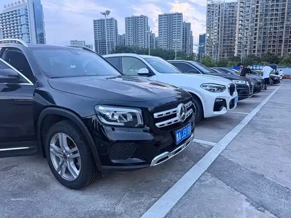 Mercedes-Benz GLB 2025
