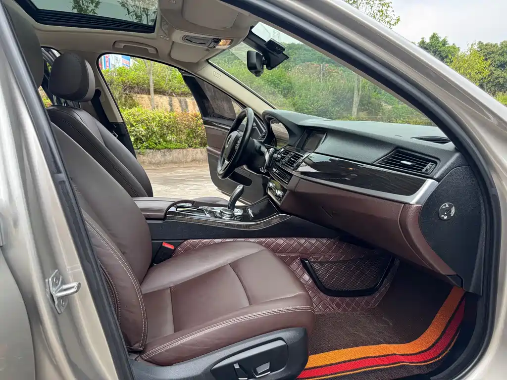 BMW 5 Series 2016 — фото 13
